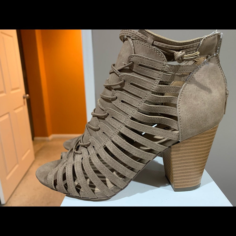 Shoes! - Picture 2 of 3